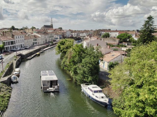 drone-marans-17-credit-kryzalid-pnr-marais-poitevin5-aspect-ratio-600-450